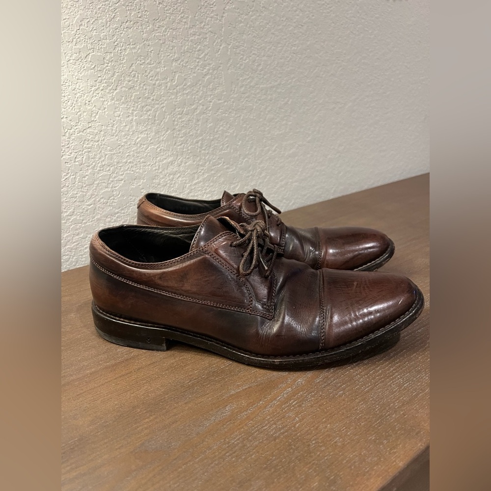 John Varvatos Men's lace dark Brown Leather Dress Shoes size 9